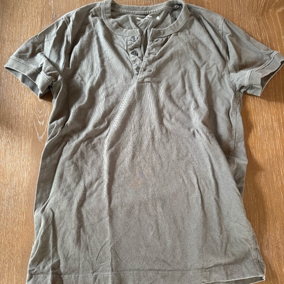 Abercrombie and Fitch Short Sleeve Henley - Picture 1 of 1